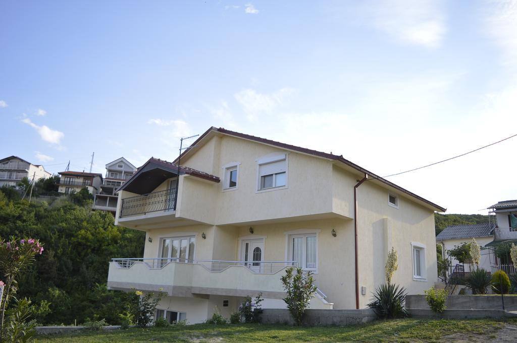 Guest Home Elena Dojran Exterior foto